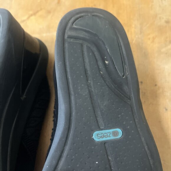 Bzees Desire Sandals Women's 9W Black Comfort Elastic Cross Strap Wedge Slide - Picture 11 of 13